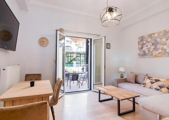 Down Town Apartment By Corfuescapes