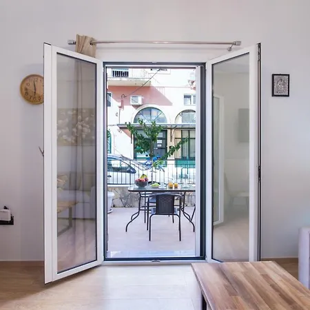 Down Town Apartment By Corfuescapes Corfu  Exterior photo